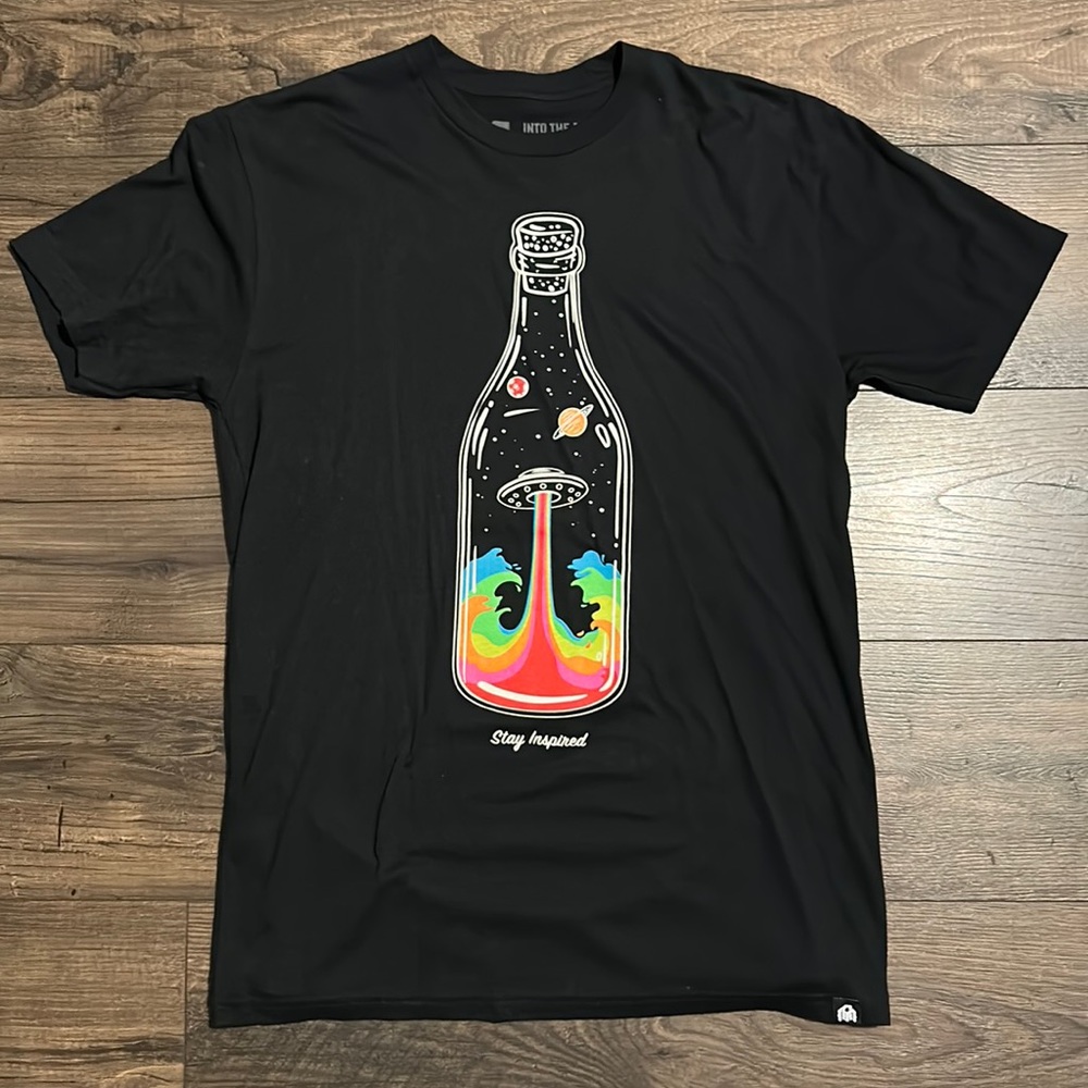 Into The Am Stay Inspired Black Tee size Medium